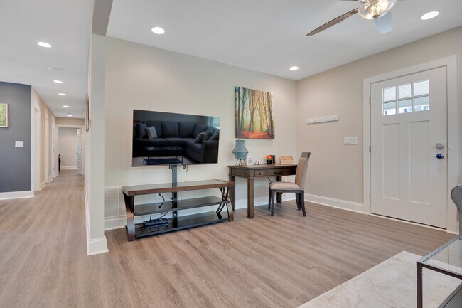 Foto del edificio - 764 Mary Ln