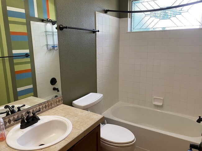 Foto del edificio - 2 BED/2 BATH RANCH STYLE HOME IN SUMMER HAWK IN FOX MEADOW AVAILABLE 7/10!