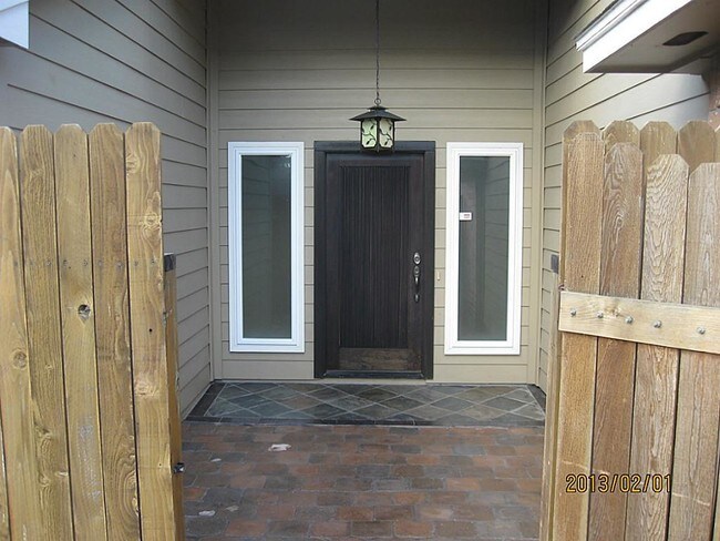 Foto del edificio - 8303 Heaton Hall St