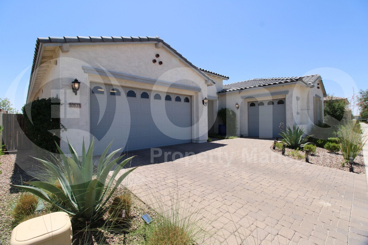 Primary Photo - 10635 E Tumbleweed Ave
