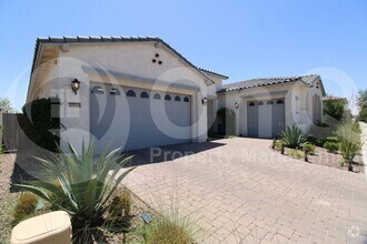 Building Photo - 10635 E Tumbleweed Ave