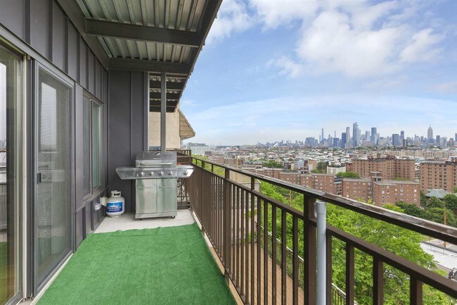 Foto del edificio - 230 Ogden Ave