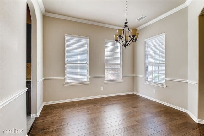 Building Photo - 5 br, 4 bath House - 5625 Granada Dr UNIT