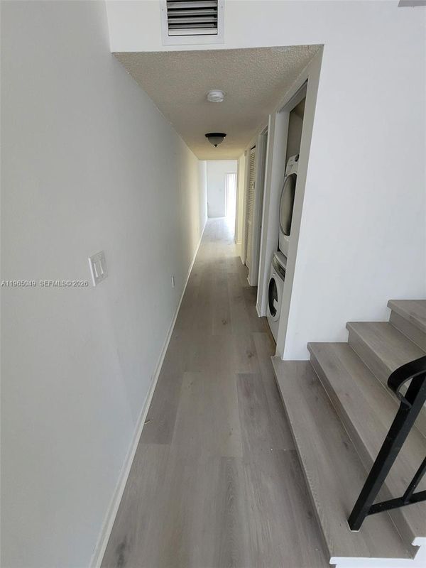 Foto del edificio - 1624 NE 151st St