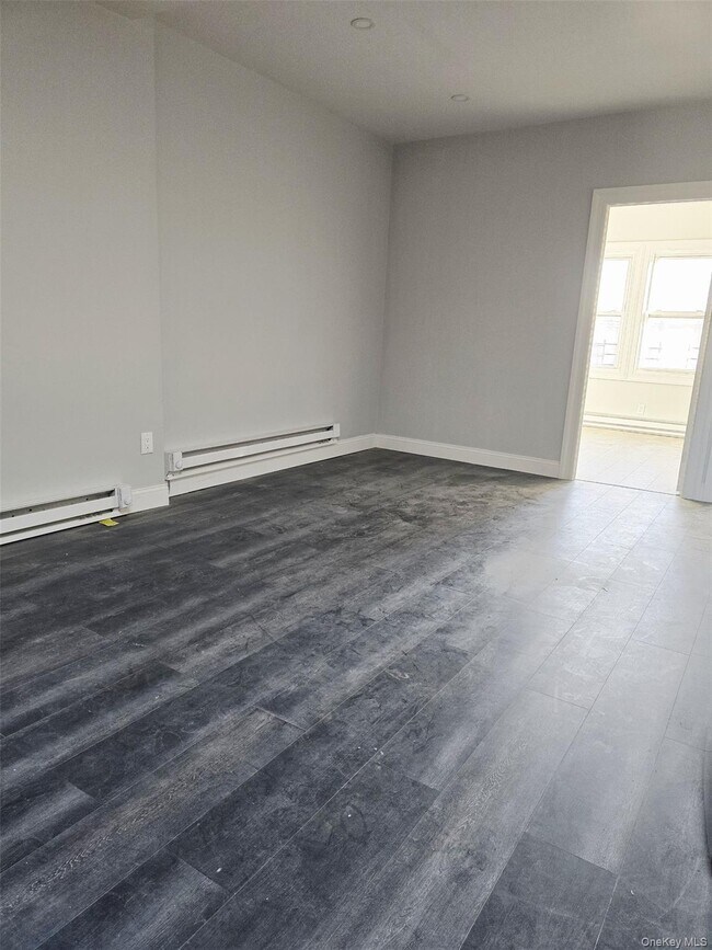 Foto del edificio - 211-45 Jamaica Ave