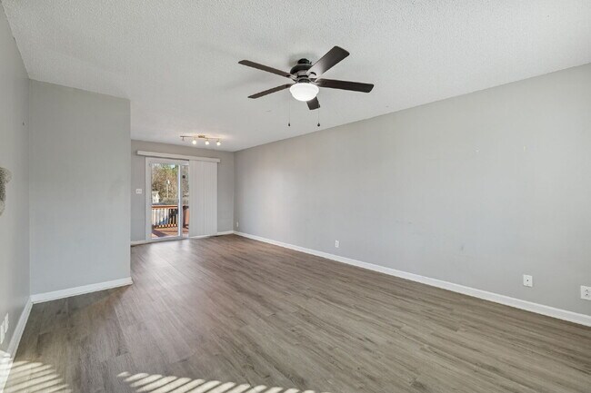 Foto del edificio - 342 Brook Mead Dr