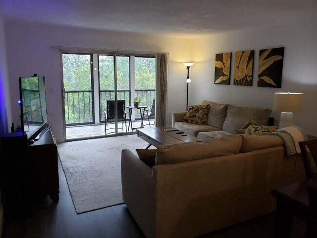 Foto del edificio - 7281 Amberly Ln
