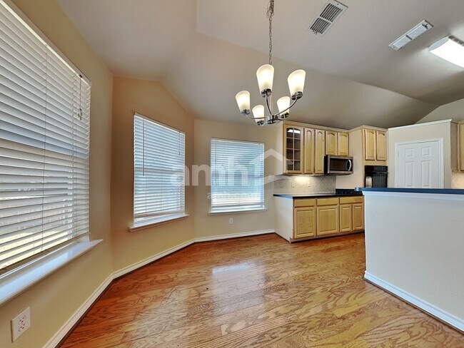 Foto del edificio - 989 Dogwood Ln