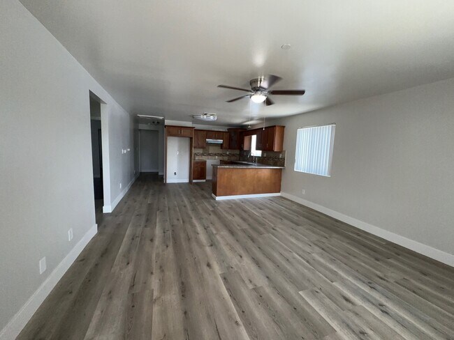 Foto del edificio - 843 W 76th St