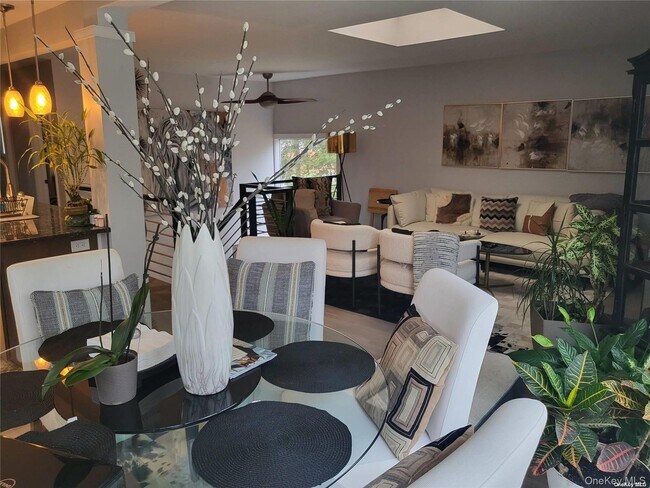 Foto del edificio - 73 Spinney Rd