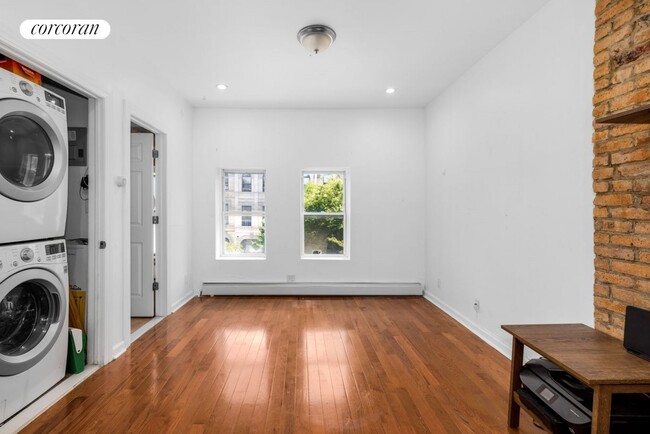 Building Photo - 322 Throop Ave