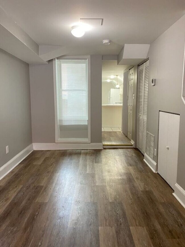 Foto del edificio - 2 Bedroom with Rear Yard