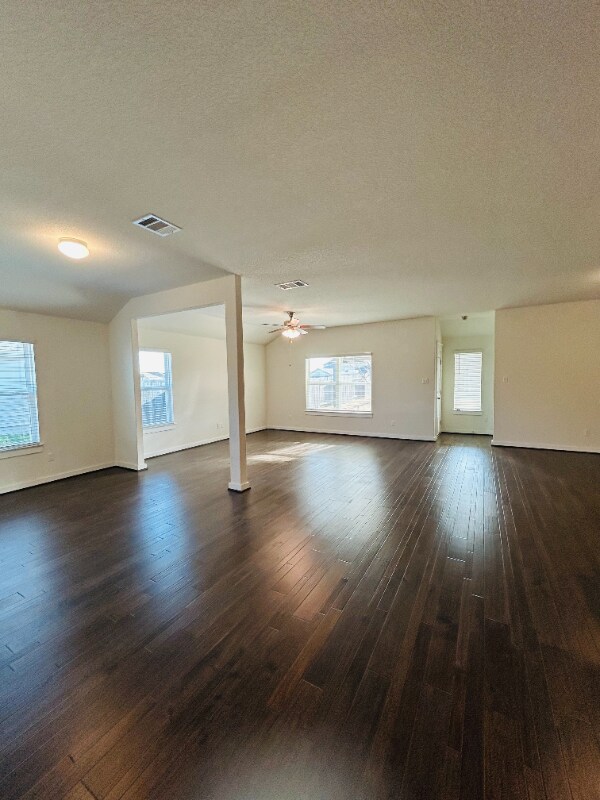 Foto del edificio - 741 Carol Dr