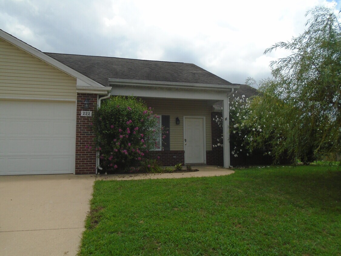 222 Settlers Pass, Waynesville, MO 65583 House Rental in Waynesville