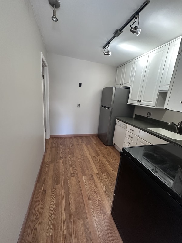 Foto del edificio - 1155 Charter Oak Ln