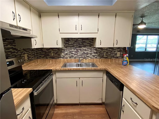 Foto del edificio - 126 Windtree Ln