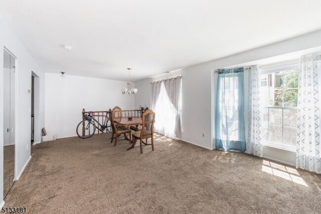 Building Photo - 846 Juniper Way