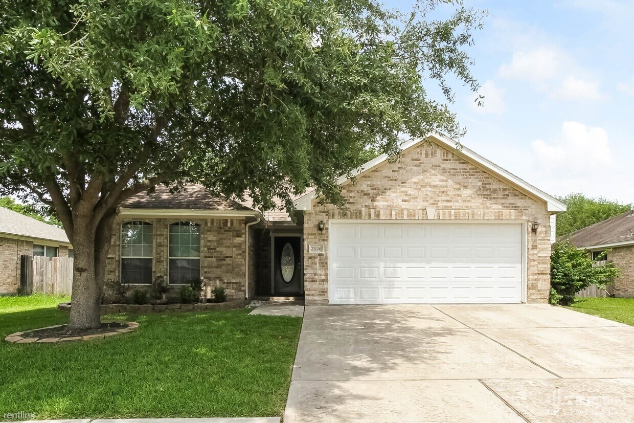 Foto principal - 22126 Falconwood Ln
