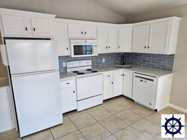 Building Photo - 5104 Gulf Dr