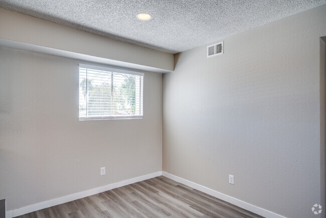 1 BR, 1 BA - 688SF - Saltéra Apartments