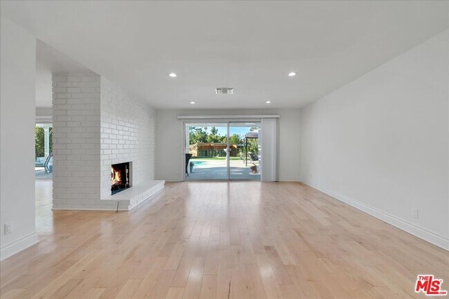 Foto del edificio - 4862 Adele Ct