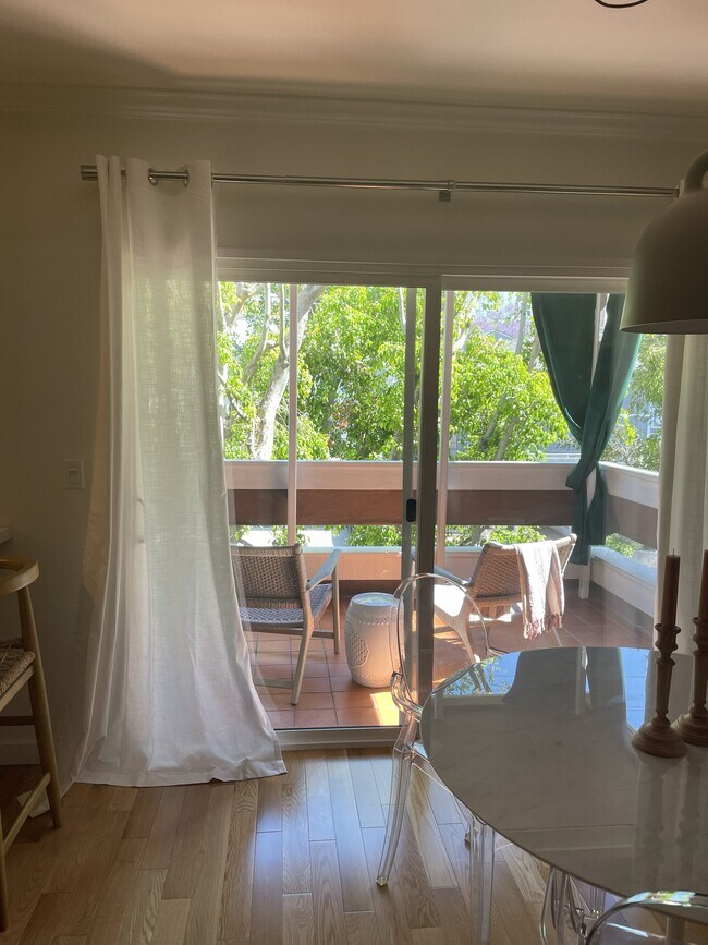 Foto del edificio - 8550 Holloway Dr