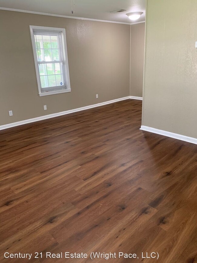 Building Photo - 2 br, 1 bath House - 2206 Circle Drive