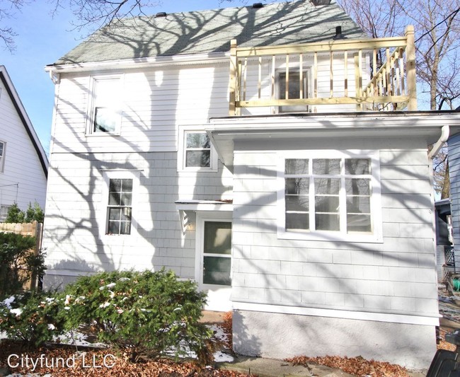 Building Photo - 4 br, 1 bath House - 428 Palm Ave