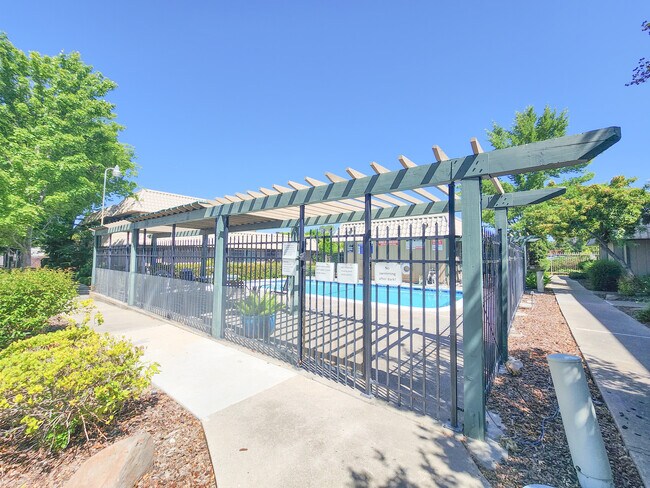 Foto del edificio - 2145 Cottage Way
