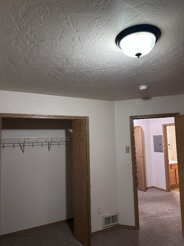 Building Photo - 37 Appleway Dr