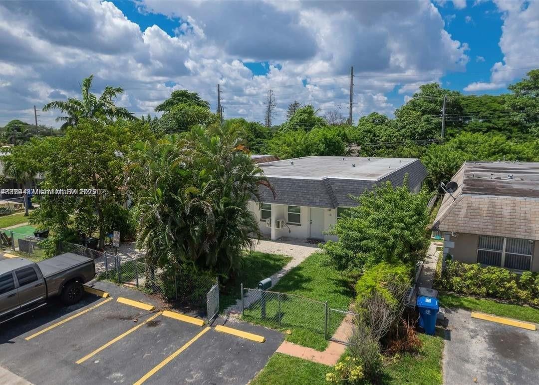 Foto principal - 1539 NW 8th Ave