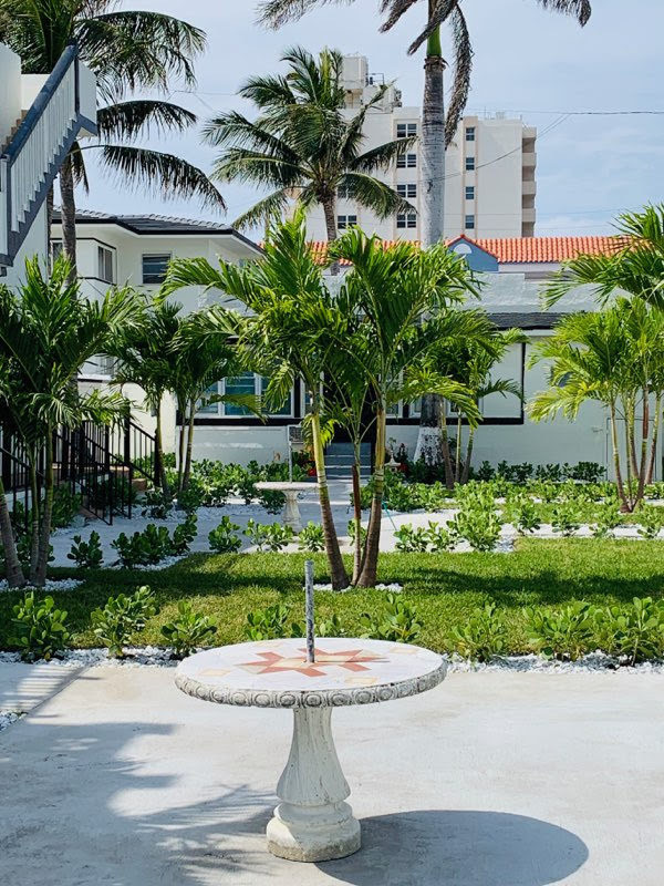 Building Photo - 415 S Ocean Dr