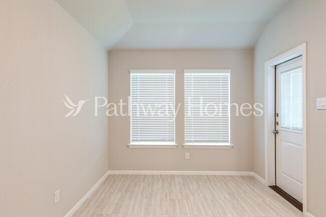 Foto del edificio - 9448 Golden Tree Ave