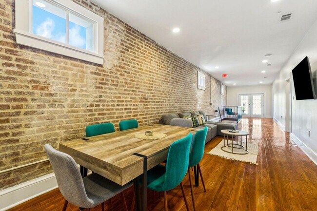 Foto del edificio - 1725 Robert C. Blakes Sr. Dr