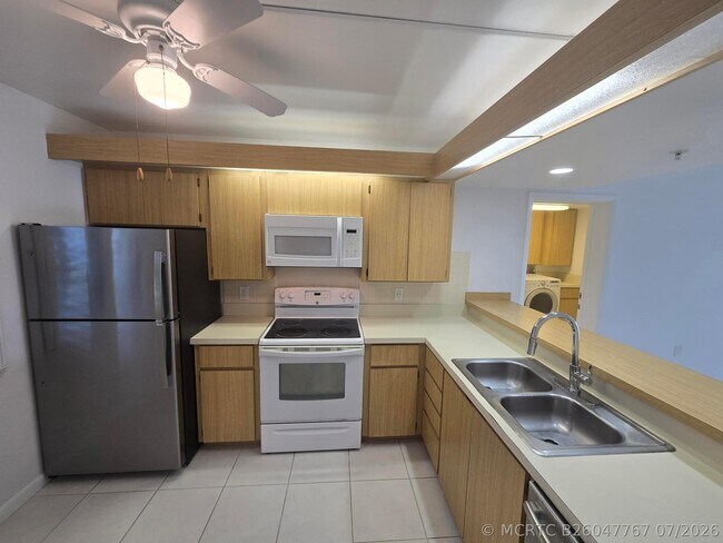 Foto del edificio - 901 Seafarer Cir
