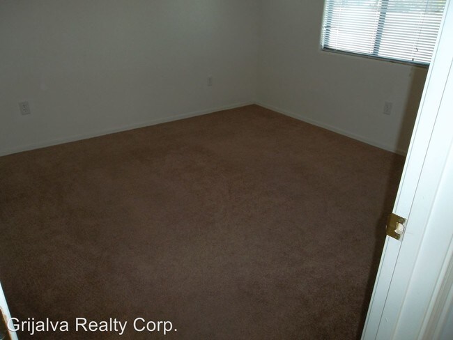 Building Photo - 3641 E Monte Vista Dr