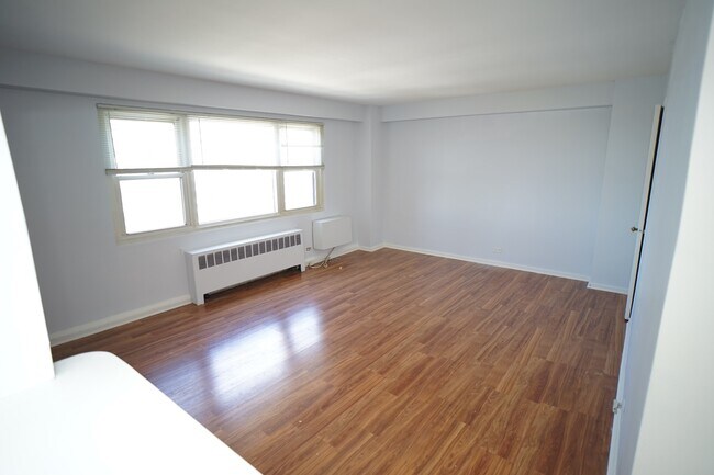 Foto del edificio - 2909 N Sheridan Rd