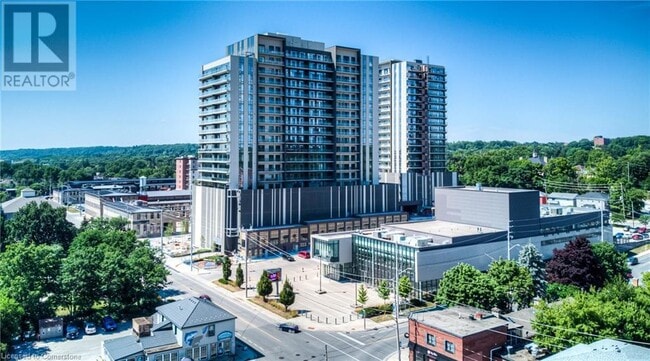 Photo du bâtiment - 50 Grand Ave S
