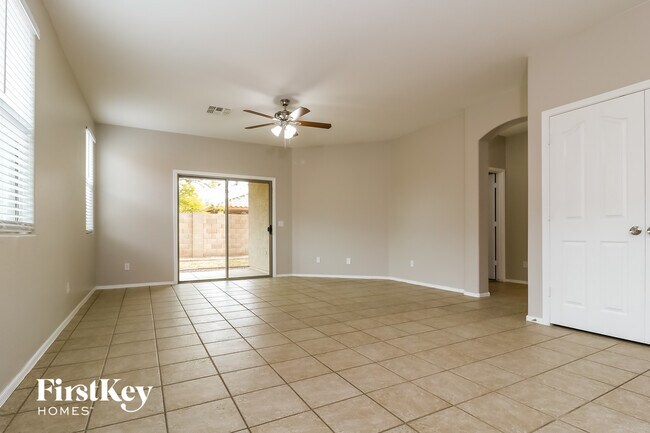 Foto del edificio - 15293 W Morning Glory St