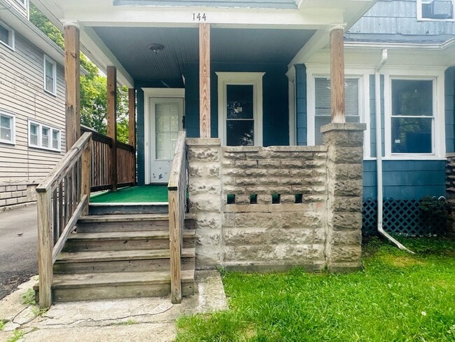 Building Photo - 142-144 Burrows St