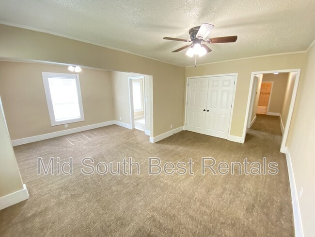 Building Photo - 3202 Hardin Ave