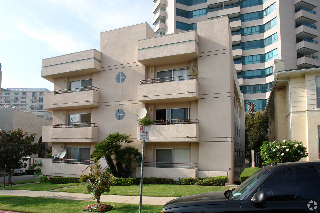 Foto del edificio - 1226 Warner Ave