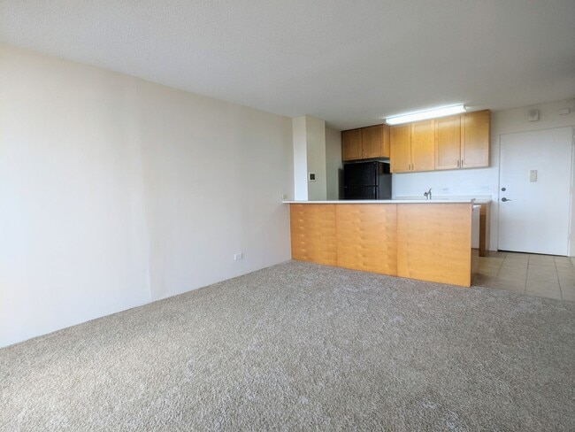 Foto del edificio - Convenient Makiki 1-bed, 1-bath, 1 parking recently remodeled, near UH Manoa, Safeway