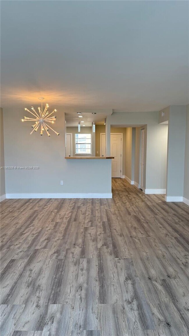Foto del edificio - 1750 NE 191st St