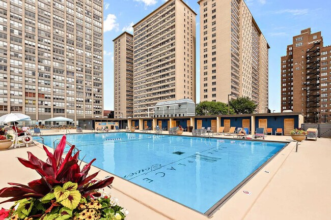 Foto del edificio - 655 W Irving Park Rd