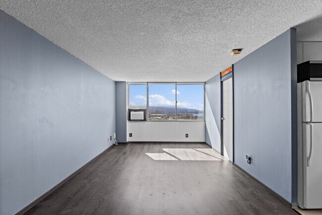 Foto del edificio - Ocean-View Studio in Century Park Plaza, Pearl City – Steps to Skyline Rail, In-Unit Laundry & As...