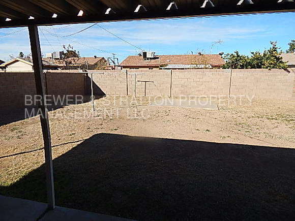 Foto del edificio - 6802 W Wolf St