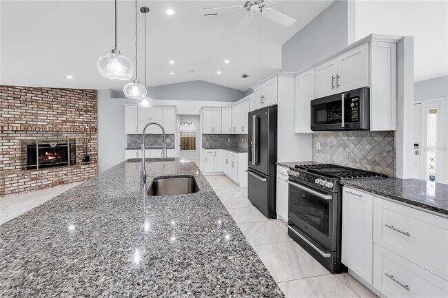 Foto del edificio - 911 Wee Burn Pl