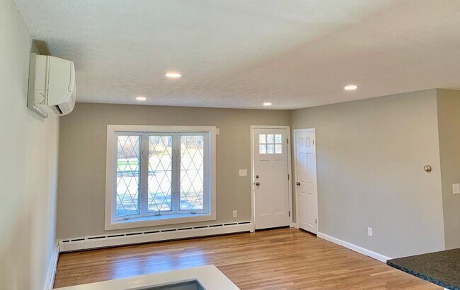 Building Photo - 459 Youville St