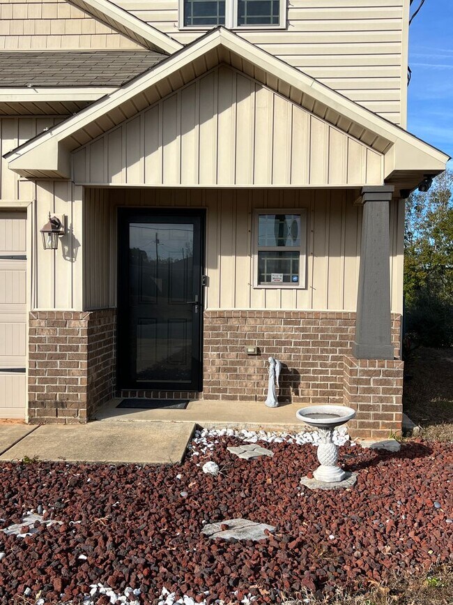 Building Photo - Great 3 Bedroom in North Pensacola